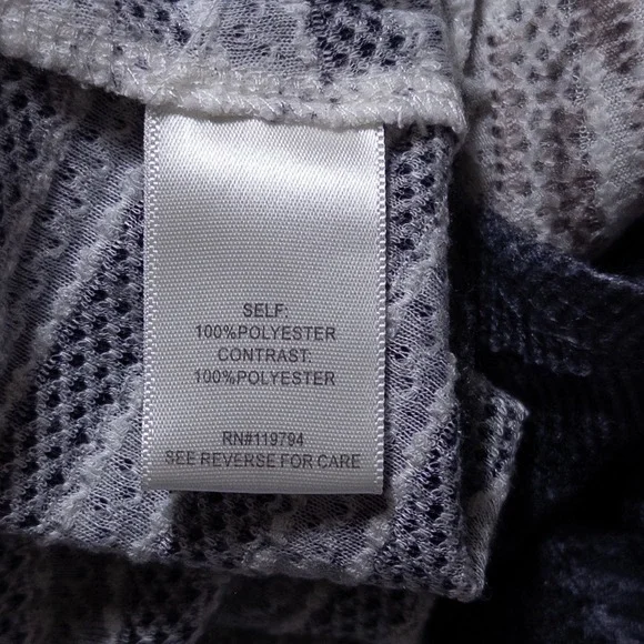 Energe World Wear Top Womens XL Gray White Crochet Lace Split Back Ombre Boho - Picture 9 of 10